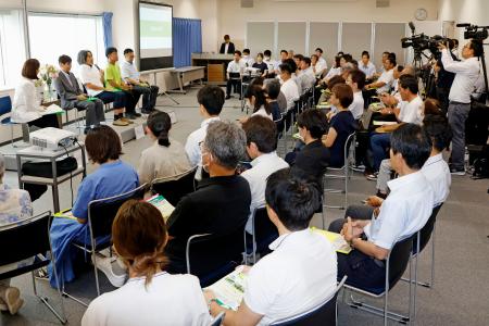 　環境省が福島市で開いた除染土県外処分に向けたパネルディスカッション＝１８日午前