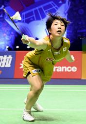 　バドミントン世界選手権の準々決勝で韓国ペアを下し、準決勝に進んだ志田千陽（左）、松山奈未組＝２９日（ＡＰ＝共同）