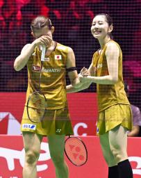 　女子シングルス準決勝　インドネシア選手と対戦する山口茜＝パリ（共同）