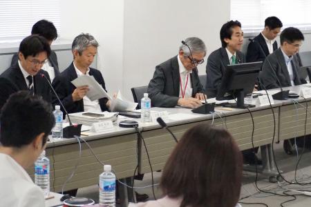 　医療データの活用について議論する内閣府の検討会＝３日午前、東京都千代田区