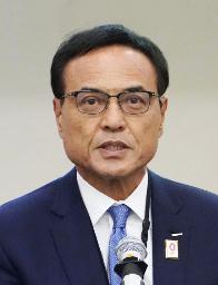 　経済同友会の代表幹事を辞任し、記者会見する新浪剛史氏＝３０日午後、東京都千代田区