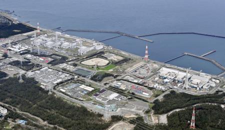 新潟県の東京電力柏崎刈羽原発=2021年4月