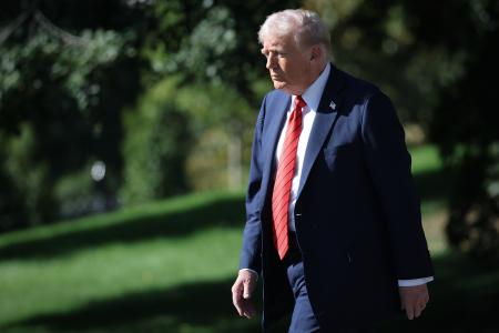 トランプ米大統領=10日、ワシントン(AP=共同)