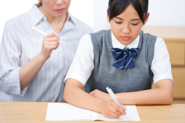 「保護者がおすすめする家庭教師サービス」とは？（画像はイメージ)