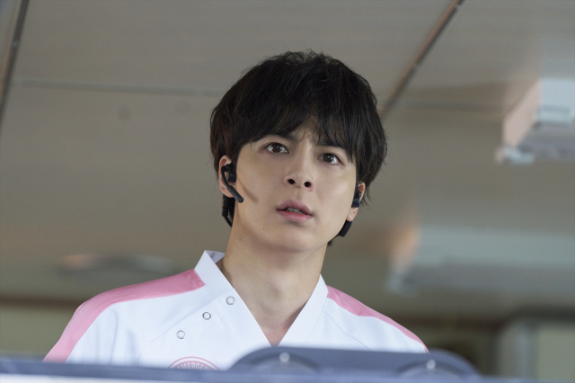 南海MERの看護師・常盤拓（高杉真宙）＝劇場版『TOKYO MER～走る緊急救命室～南海ミッション』（C）2025 劇場版『TOKYO MER』製作委員会