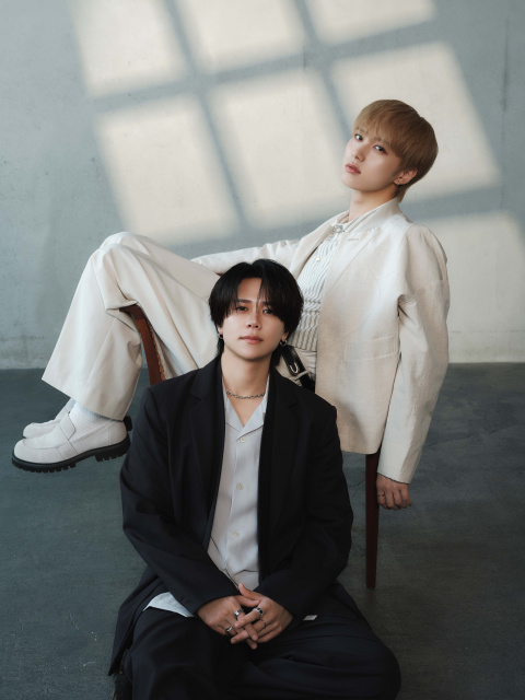 尾崎匠海&藤牧京介（INI） （C）LAPONE ENTERTAINMENT