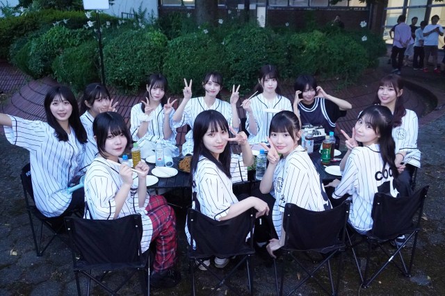 夏合宿でファンとの絆を深めたWHITE SCORPION（C）OVERSE/KING RECORDS