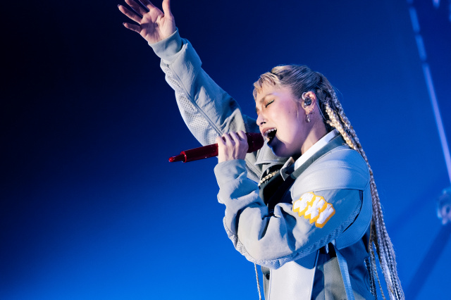 愛知・IGアリーナで25周年公演を開催したAI　撮影：田中聖太郎