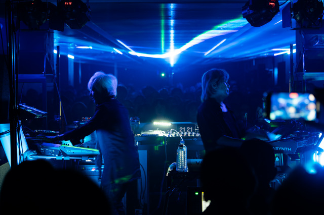 小室哲哉×浅倉大介によるPANDORA、8月1日のライブ映像をフル配信　