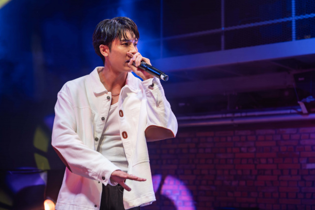 ショーケースイベント「安達祐人 Show Case『BLUE SPRING』」を開催した安達祐人