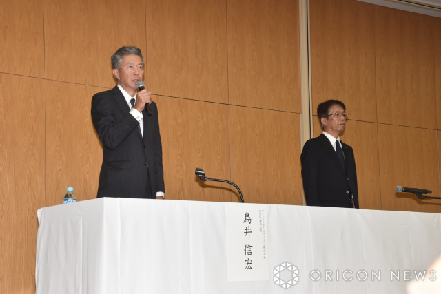 サントリーHD緊急会見に出席した（左から）鳥井信宏代表取締役社長、山田賢治取締役副社長 （C）ORICON NewS inc.