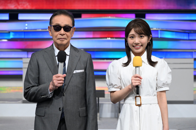 （左から）タモリ、鈴木新彩アナウンサー（C）テレビ朝日