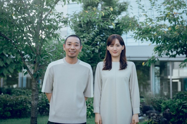 （左から）大悟、綾瀬はるか、夫婦役で初共演へ。是枝裕和監督『箱の中の羊』2026年公開 （C）2026「箱の中の羊」製作委員会