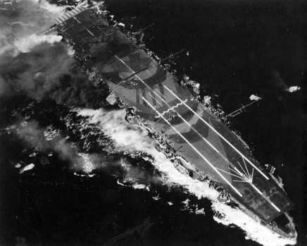 エンガノ岬沖海戦時にアメリカ軍機が撮影した瑞鳳（ウィキペディアより転載）