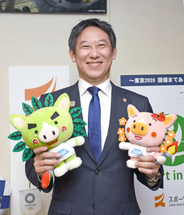 鹿児島国体・全国障害者スポーツ大会へエールを送る鈴木大地長官＝２８日、東京都のスポーツ庁