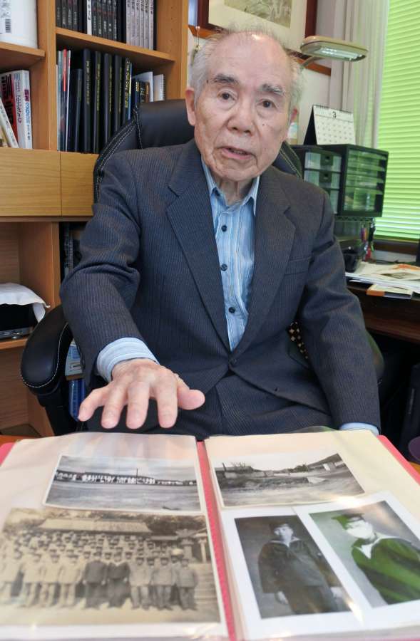 「北朝鮮の映像を見ると、戦前戦中の日本を思い出してやるせない」と語る大薗哲則さん＝鹿児島市日之出町