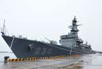 寄港した護衛艦じんつう＝２９日、薩摩川内市の川内港