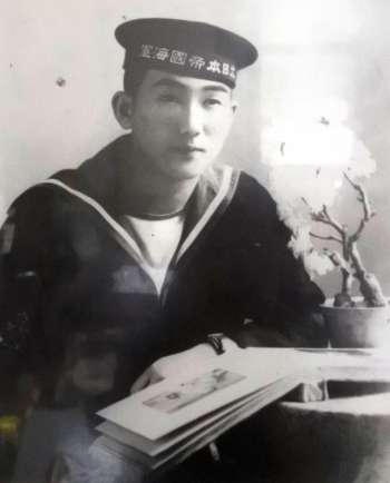 一等水兵時代の荒木政雄さん