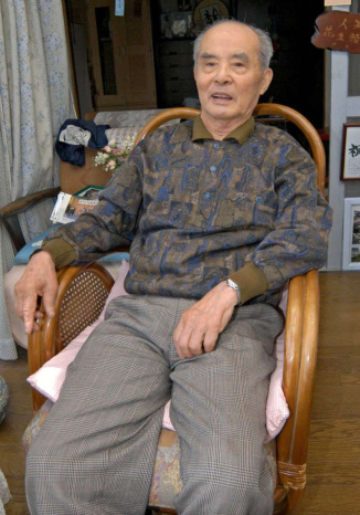 終戦直後の２カ月半、ソ連兵に連行された経験を話す中村甚治さん