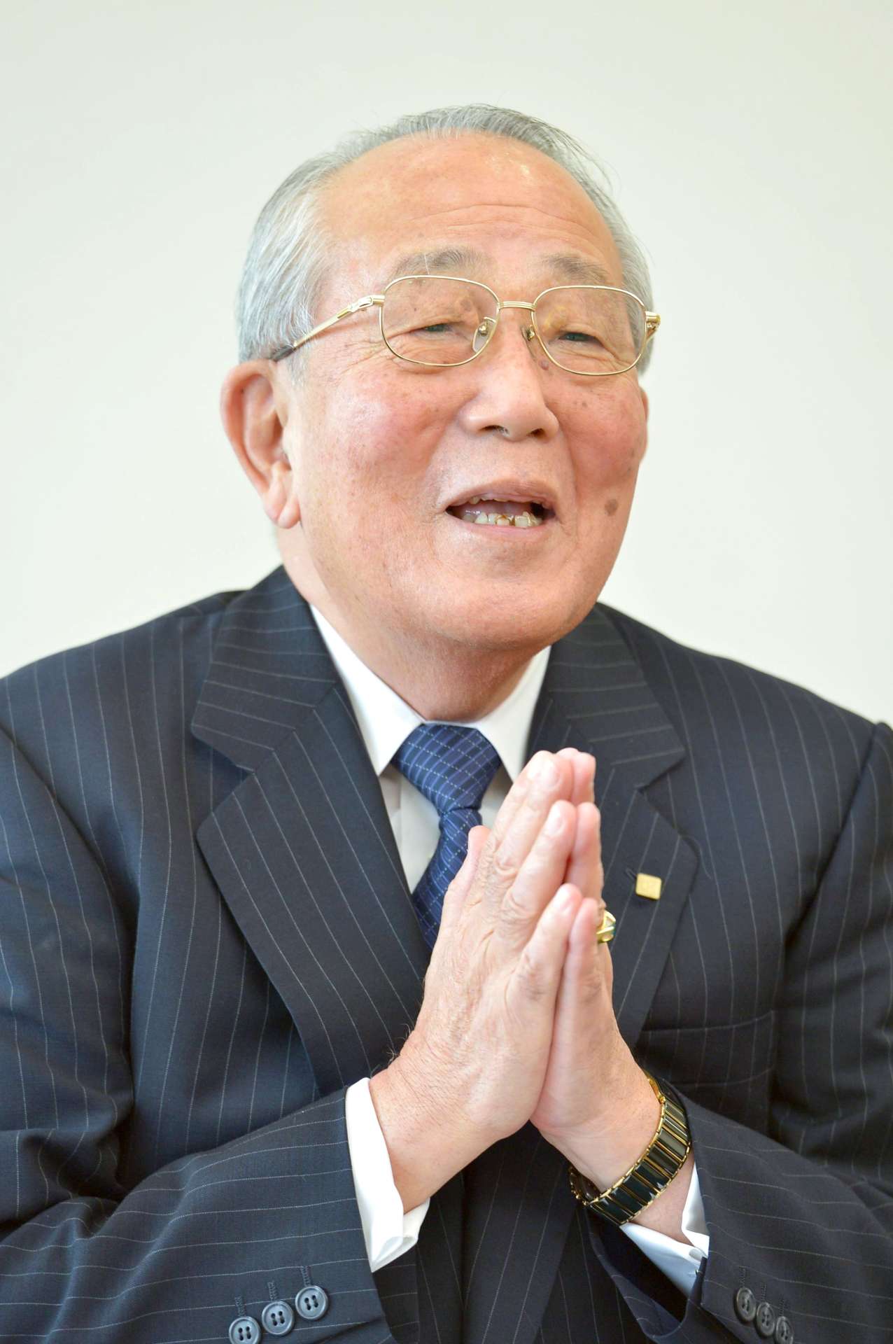 〈資料写真〉２０１５年７月、南日本新聞のインタビューで、「自分一人で生きているのではない」と周囲への感謝の大切さを語る稲盛和夫・京セラ名誉会長＝京都市伏見区