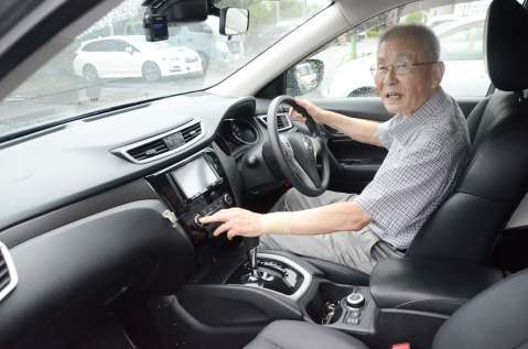 運転時のポイントを説明する満山一朗さん