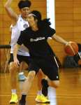 Ｂ１千葉戦に向け練習に熱が入る藤田＝西原商会アリーナ