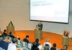 経営体験を語る藤村泰之社長＝２８日、鹿児島大学