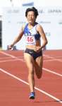 成年女子３００メートル決勝、４位入賞した鹿児島の鶴田玲美（南九州ファミリーマート）＝ＳＡＧＡサンライズパーク陸上競技場
