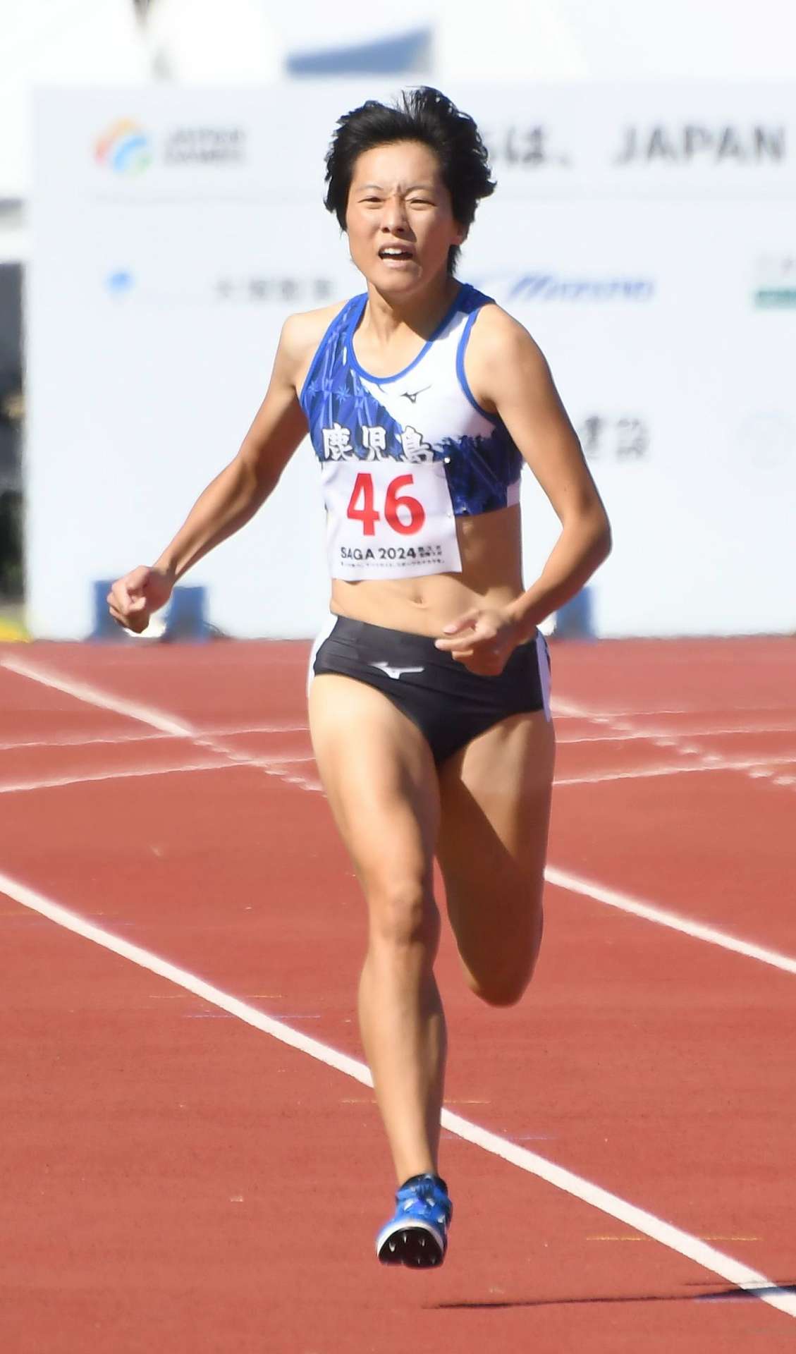 成年女子３００メートル決勝、４位入賞した鹿児島の鶴田玲美（南九州ファミリーマート）＝ＳＡＧＡサンライズパーク陸上競技場