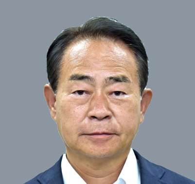 野間健氏