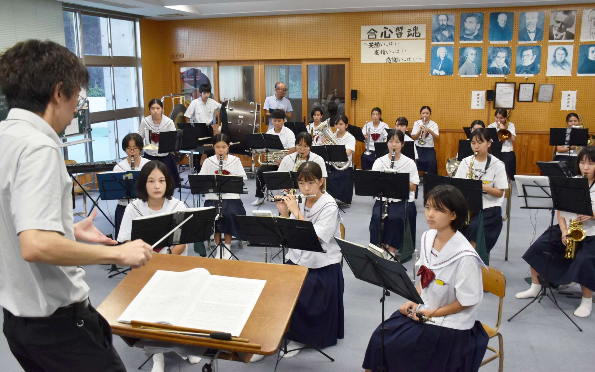 全国大会を控え、練習に熱が入る亀津中学校吹奏楽部＝徳之島町亀津