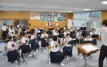 （別カット）全国大会を控え、練習に熱が入る亀津中学校吹奏楽部＝徳之島町亀津