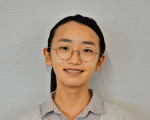 南日本中学生英語弁論大会で最優秀賞に輝いた鹿児島第一中学校１年の金丸めいかさん＝３日、鹿児島市の南日本新聞社
