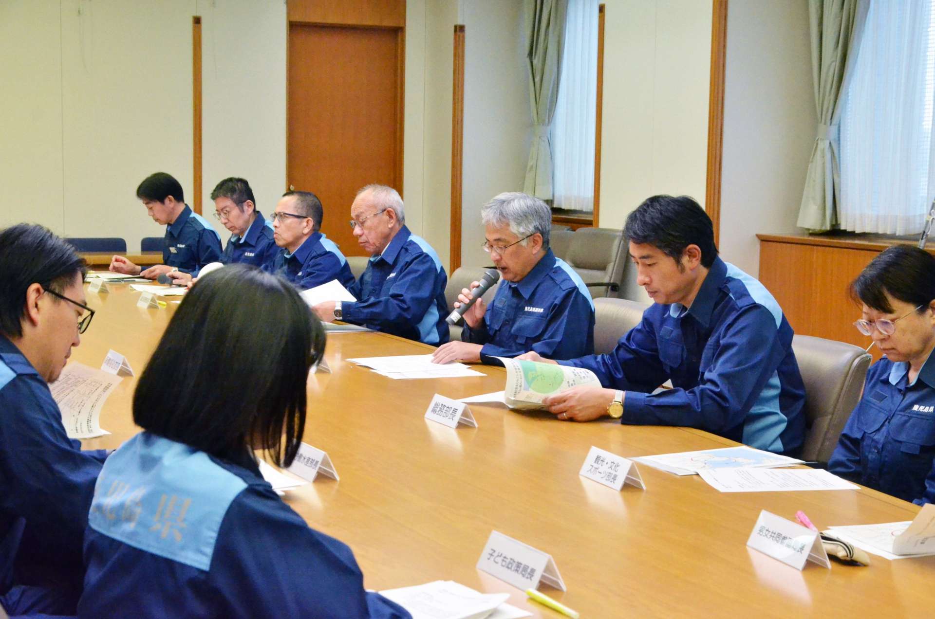 高病原性鳥インフルエンザウイルス侵入への警戒を促す緊急対策本部会議＝８日、鹿児島県庁
