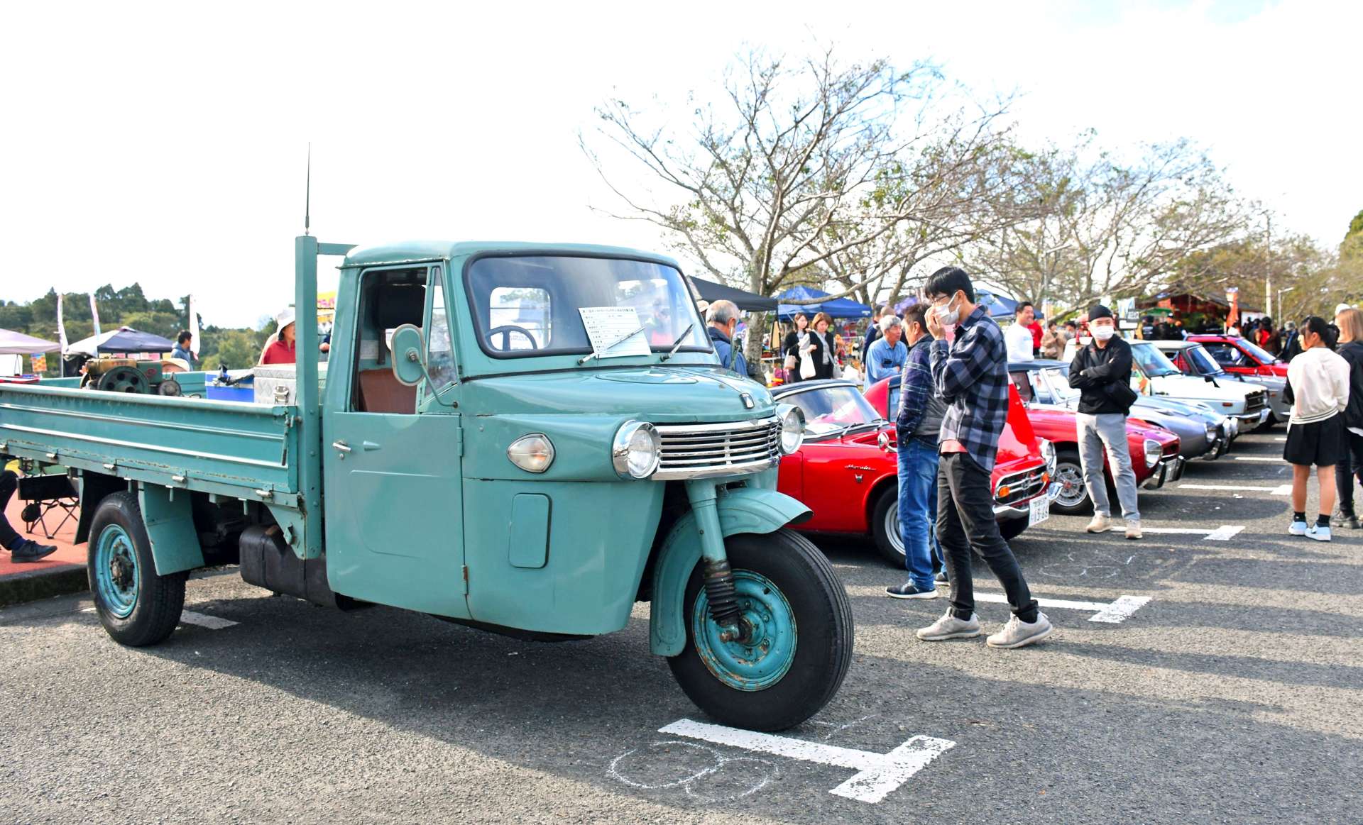往年の名車が並ぶオールドカーフェスタｉｎおおさき＝大崎町神領