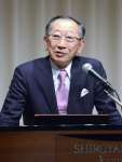 ＪＲ九州の観光戦略について講演する青柳俊彦会長＝２５日、鹿児島市の城山ホテル鹿児島