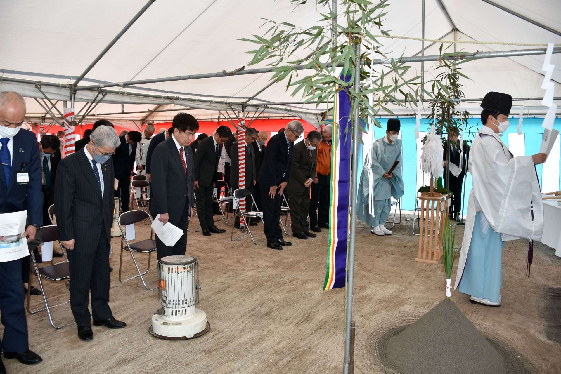 蒲生複合新庁舎起工式の神事＝２４日、姶良市蒲生