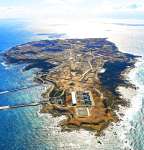 自衛隊基地の整備が進む馬毛島＝１０日、西之表市の馬毛島上空（本社チャーター機から撮影）