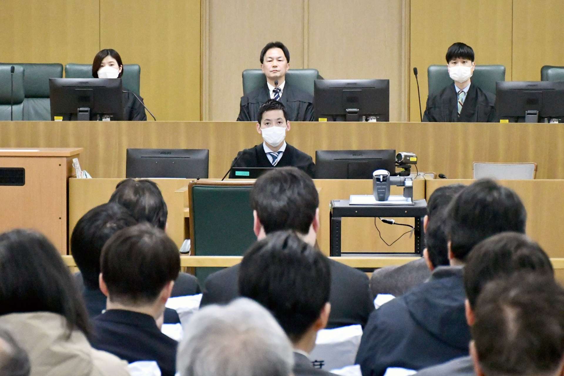 川内原発の運転差し止めを求める訴訟の判決公判が行われた法廷＝２１日午後、鹿児島地裁（代表撮影）