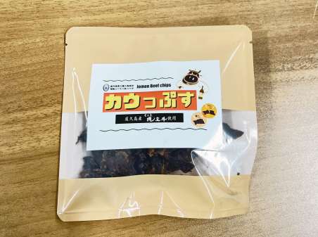 屋久島高校生が考案したおやつにもおつまみにもいい「カウっぷす」（リファインホールディングス提供）