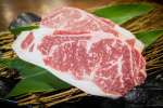 屋久島の未利用資源を使った餌で育てた縄文牛のサーロイン（リファインホールディングス提供）