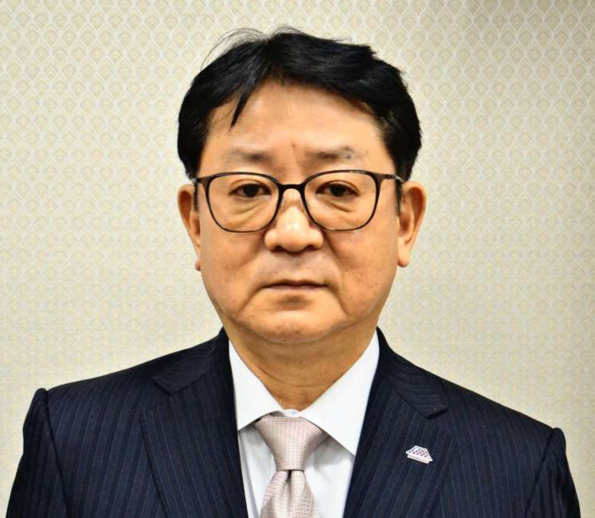 松枝岩根氏