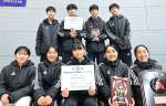 団体フルーレで表彰台に立った鹿児島南勢。準優勝の女子（手前）と３位の男子＝長崎県島原復興アリーナ