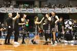レブナイズＰＯ進出決定試合後に喜び合うレブナイズの選手たち＝西原商会アリーナ