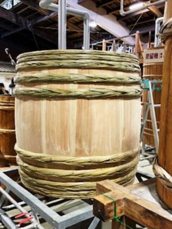 鹿児島県伝統的工芸品に指定された木樽蒸留器（県提供）