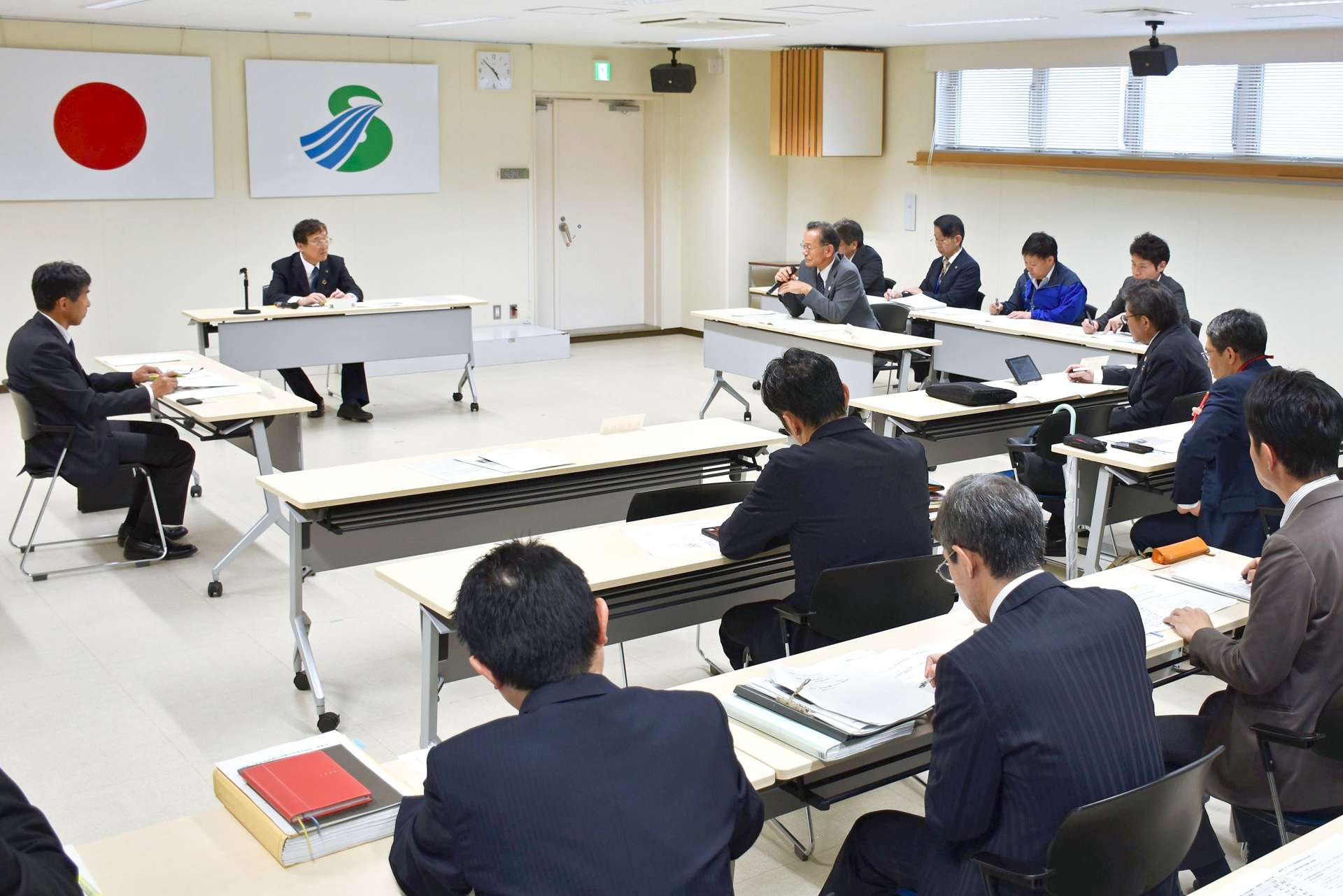 ２０２５年度の事業計画などを承認した薩摩國広域輸出促進協議会＝２２日、薩摩川内市役所
