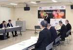 かごしま錦江湾サマーナイト大花火大会であいさつする下鶴隆央市長＝２３日、鹿児島市役所