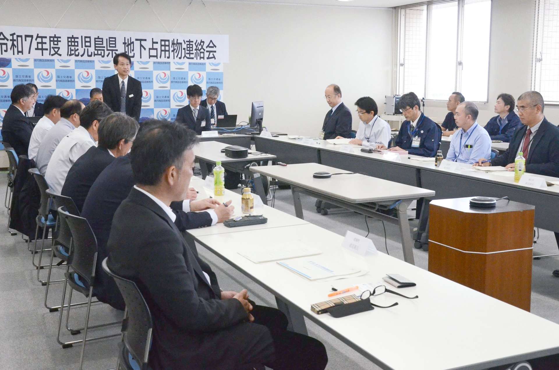 道路陥没事故を未然に防ぐため発足した鹿児島県地下占用物連絡会議＝２５日、鹿児島市の鹿児島国道事務所