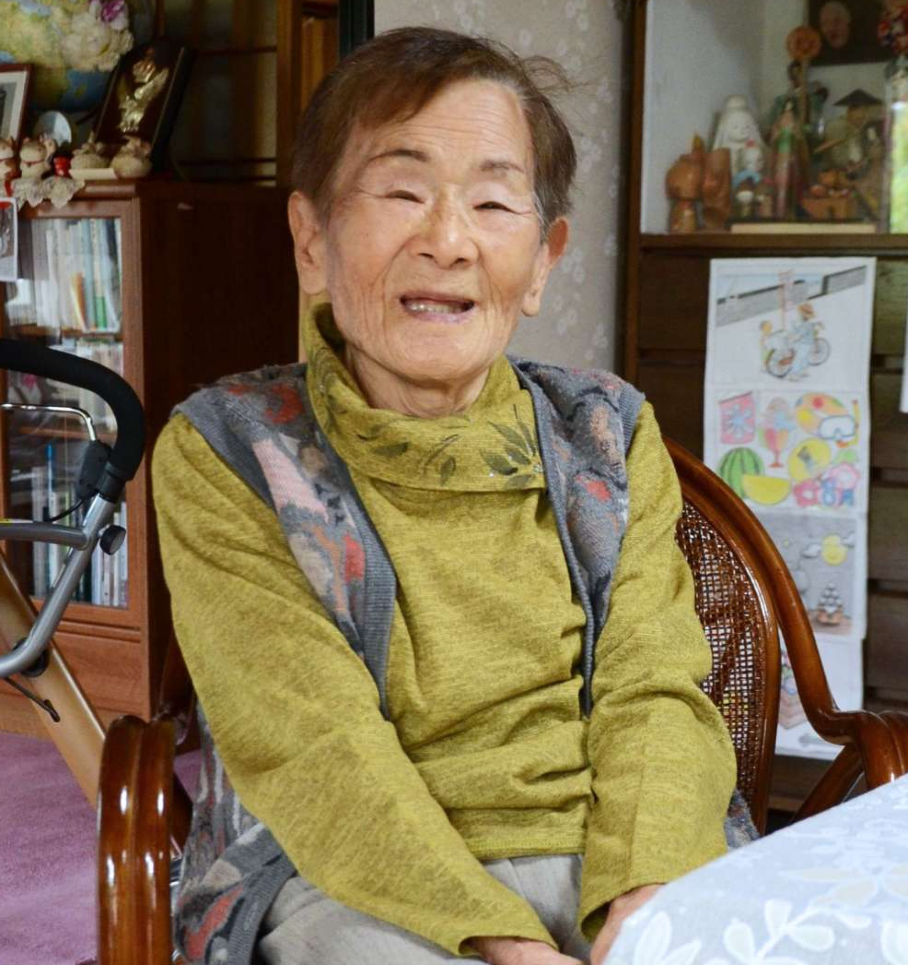 「苦労はしたが、短歌を詠むことで自分を取り戻せたと感じる」と話す石嶺ツヤさん＝指宿市西方