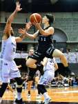第２クオーター、レブナイズの森田がシュートを決める＝西原商会アリーナ
